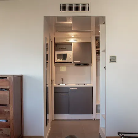 Victoria Garden Centre Aparthotel