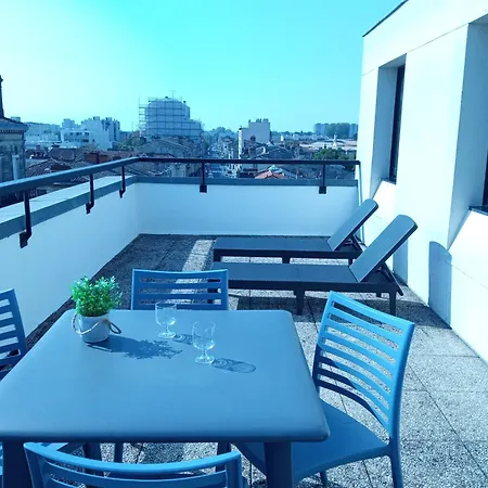 Victoria Garden Centre Aparthotel 3*