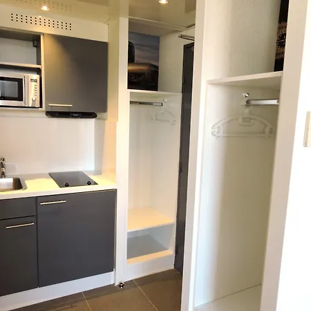 Victoria Garden Centre Aparthotel