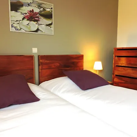 Victoria Garden Centre Aparthotel 3*