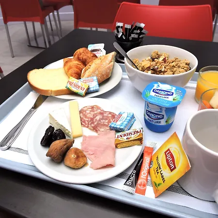 Victoria Garden Centre Aparthotel