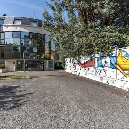 Victoria Garden Centre Apartmanhotel 3*