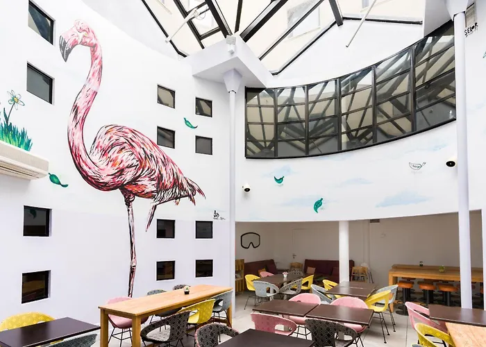 Victoria Garden Centre 3*