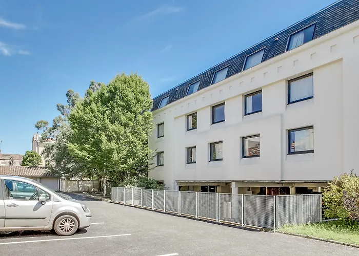 Victoria Garden Centre 3*