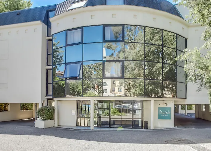 Victoria Garden Centre