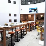 Victoria Garden Centre Apartmanhotel 3*