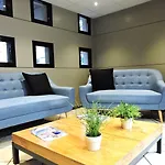 Victoria Garden Centre Apartmanhotel