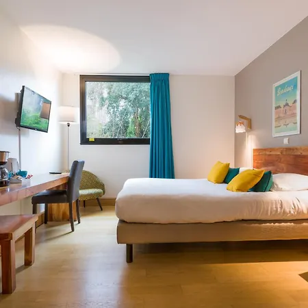 Victoria Garden Centre Aparthotel